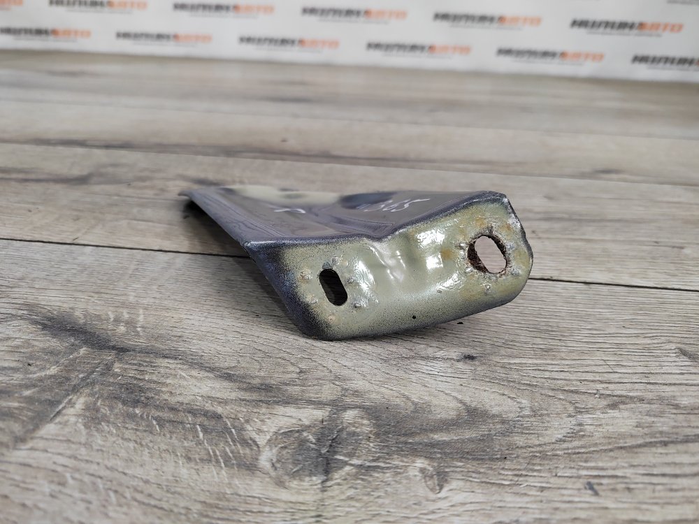 Кронштейн крыла, 1000 рублей, Москва