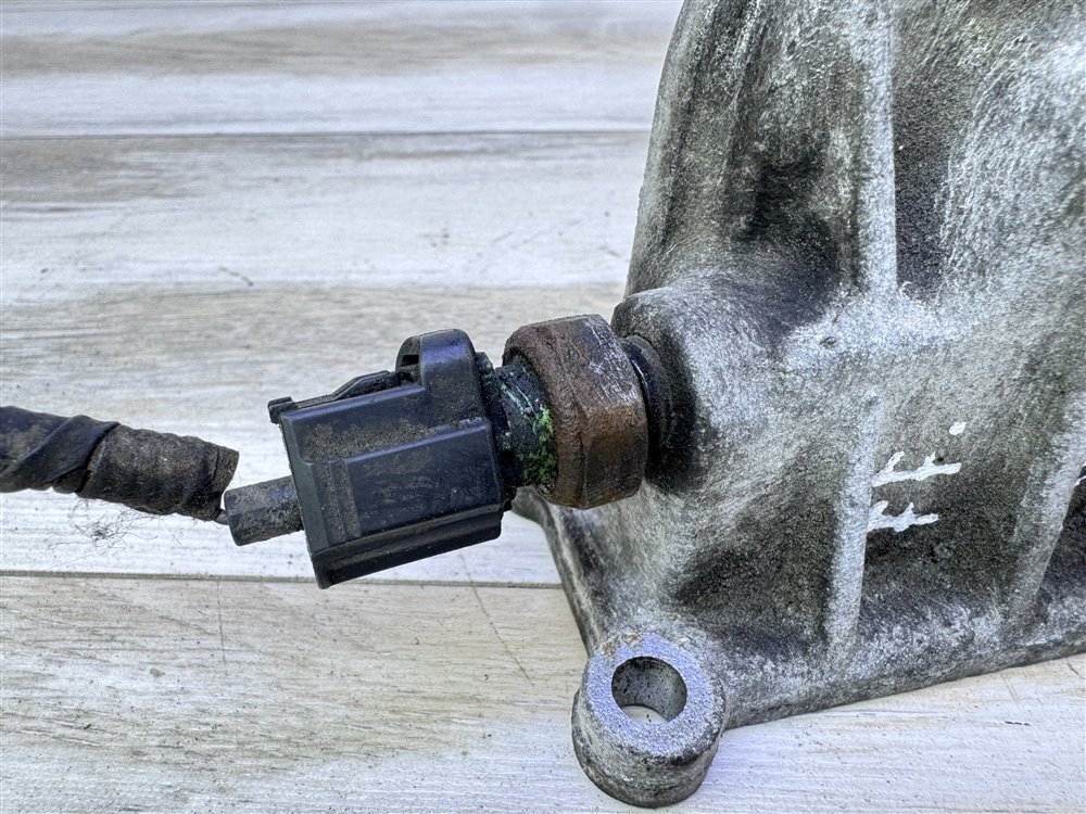 Кронштейн масляного фильтра, 2000 рублей, Севастополь