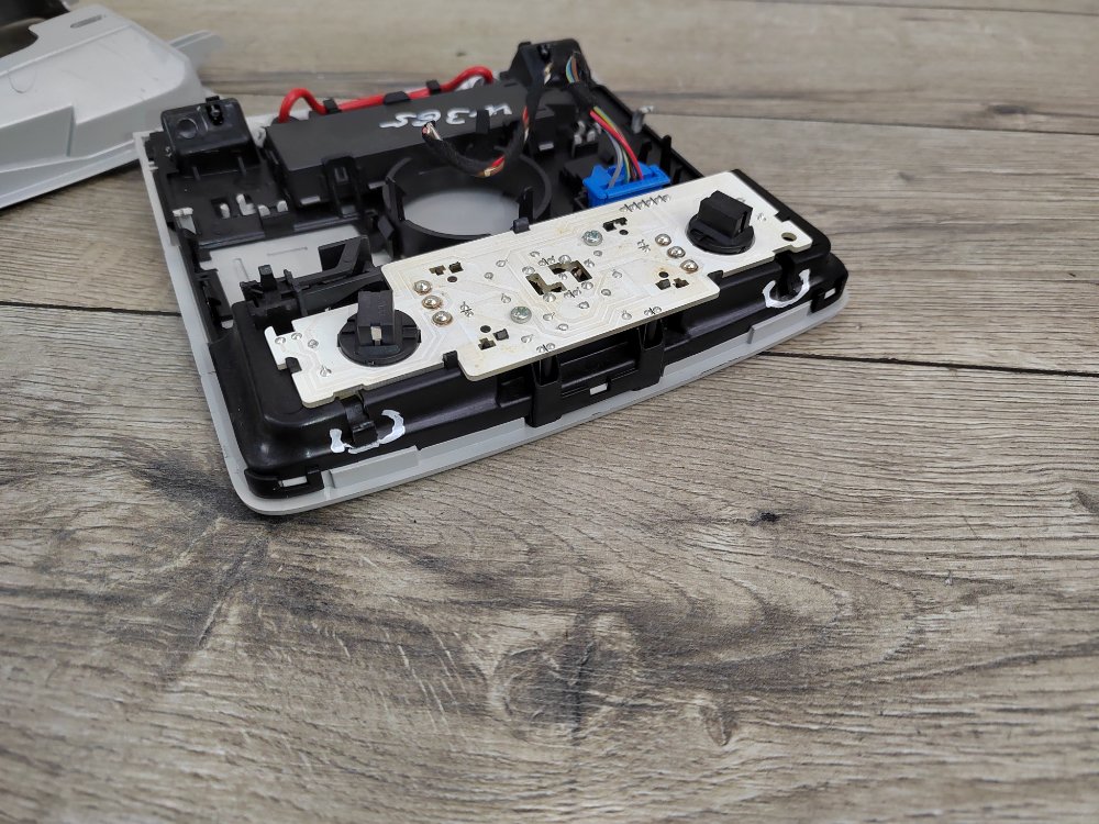 Плафон салона, 1000 рублей, Москва