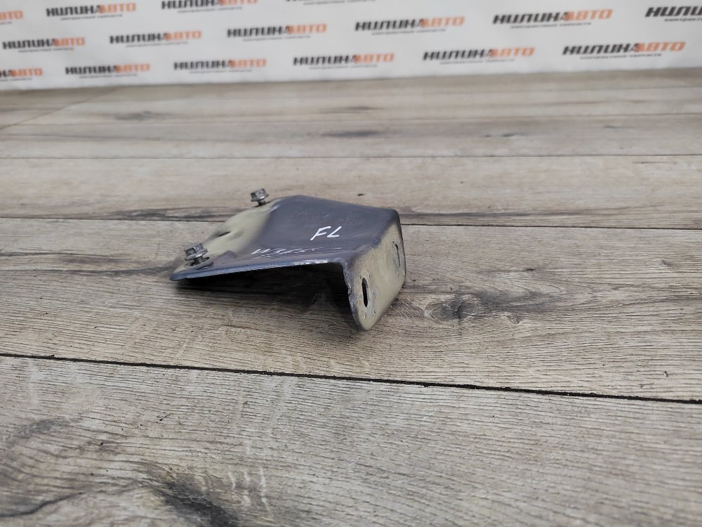 Кронштейн крыла, 1000 рублей, Москва