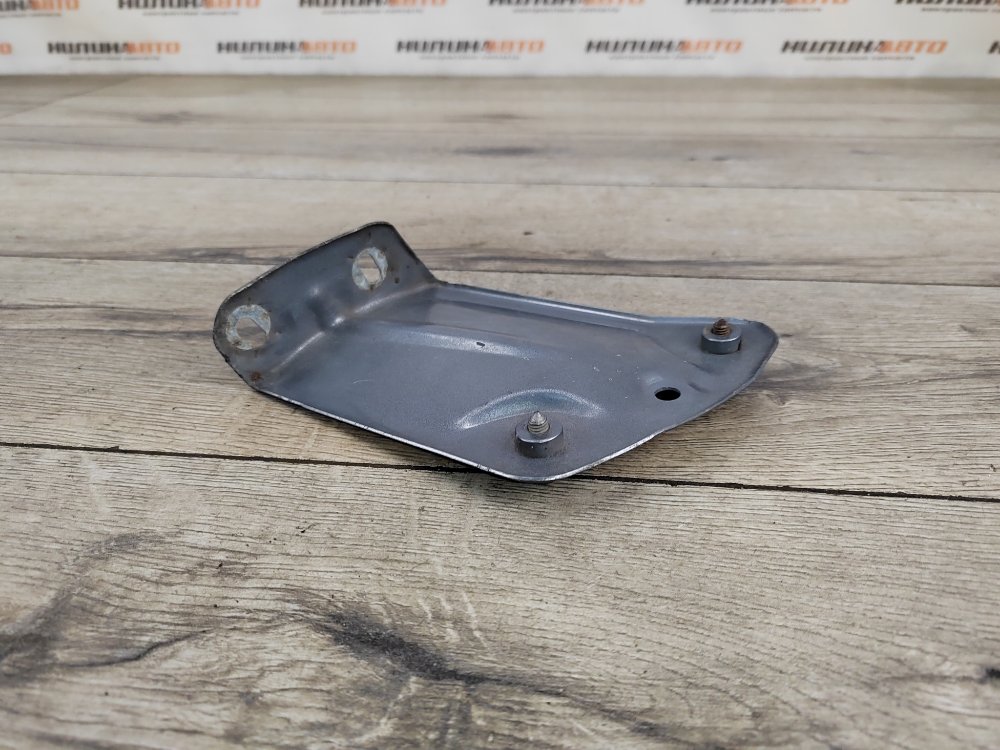 Кронштейн крыла, 1000 рублей, Москва