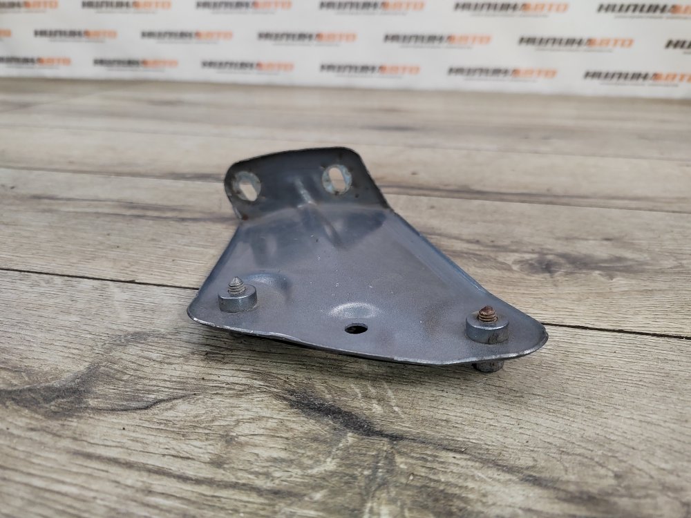 Кронштейн крыла, 1000 рублей, Москва