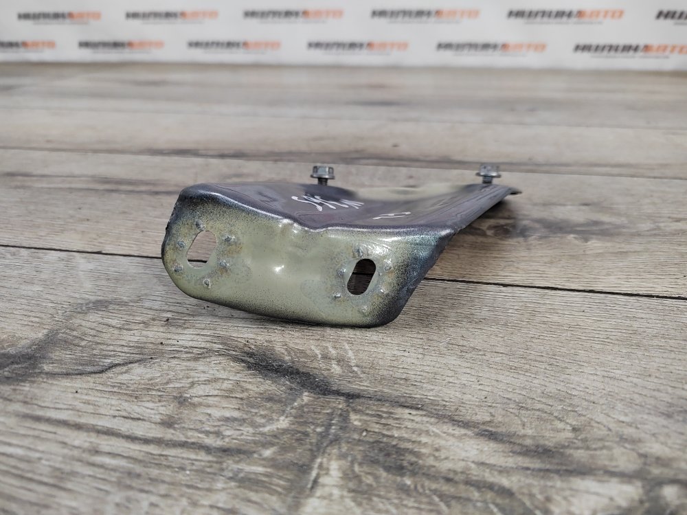 Кронштейн крыла, 1000 рублей, Москва