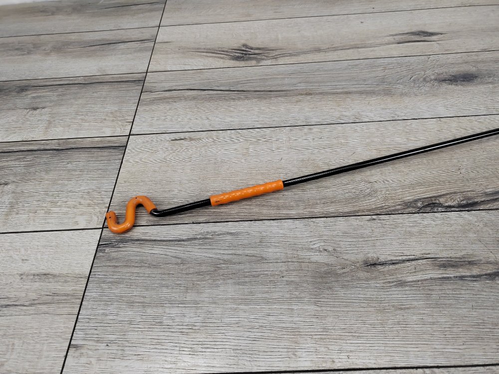 Упор капота, 300 рублей, Москва