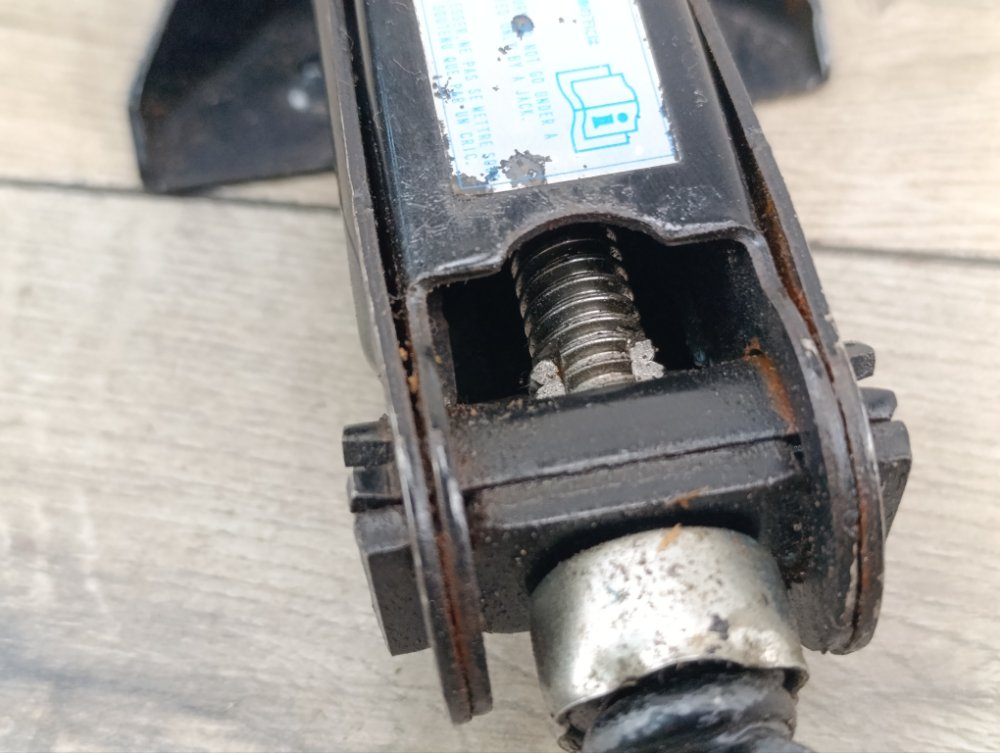 Домкрат, 2000 рублей, Москва