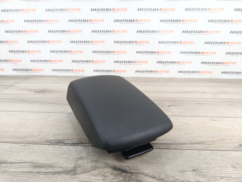 Подлокотник, 2000 рублей, Москва