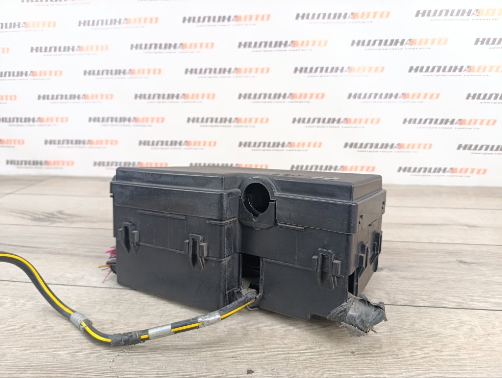 Блок предохранителей, 2000 рублей, Москва