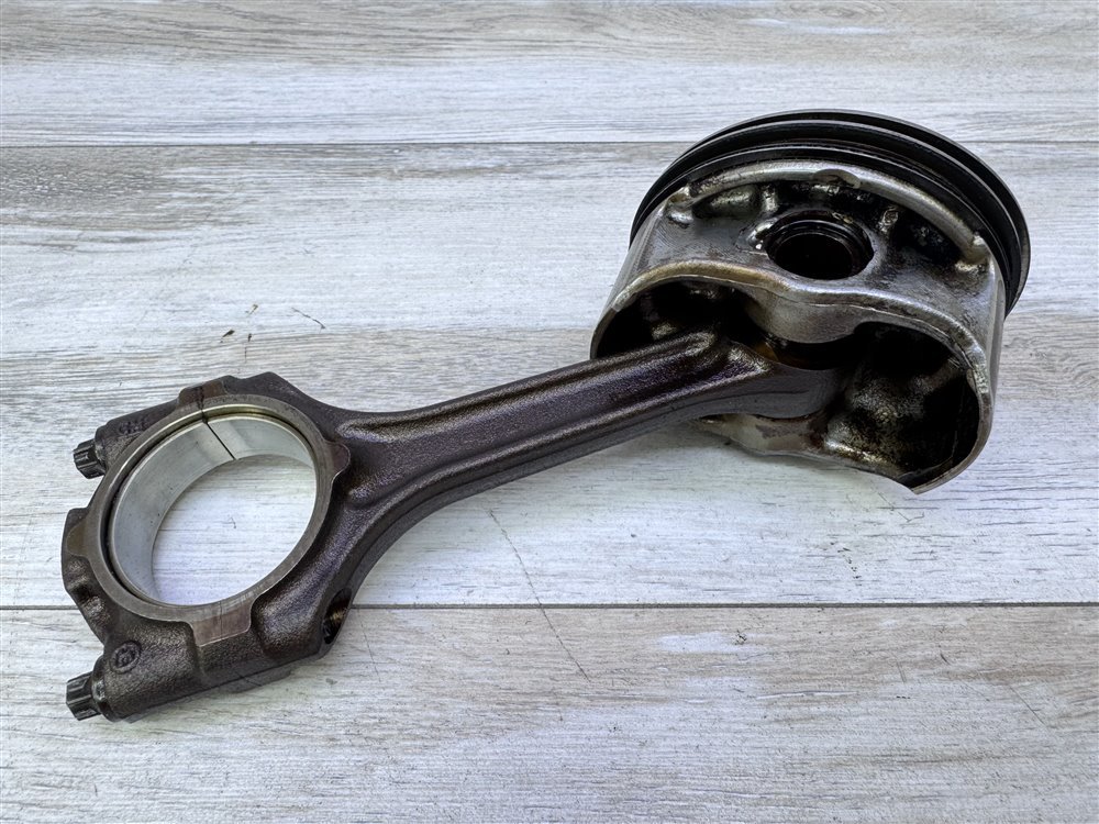 Поршень двигателя, 1500 рублей, Севастополь