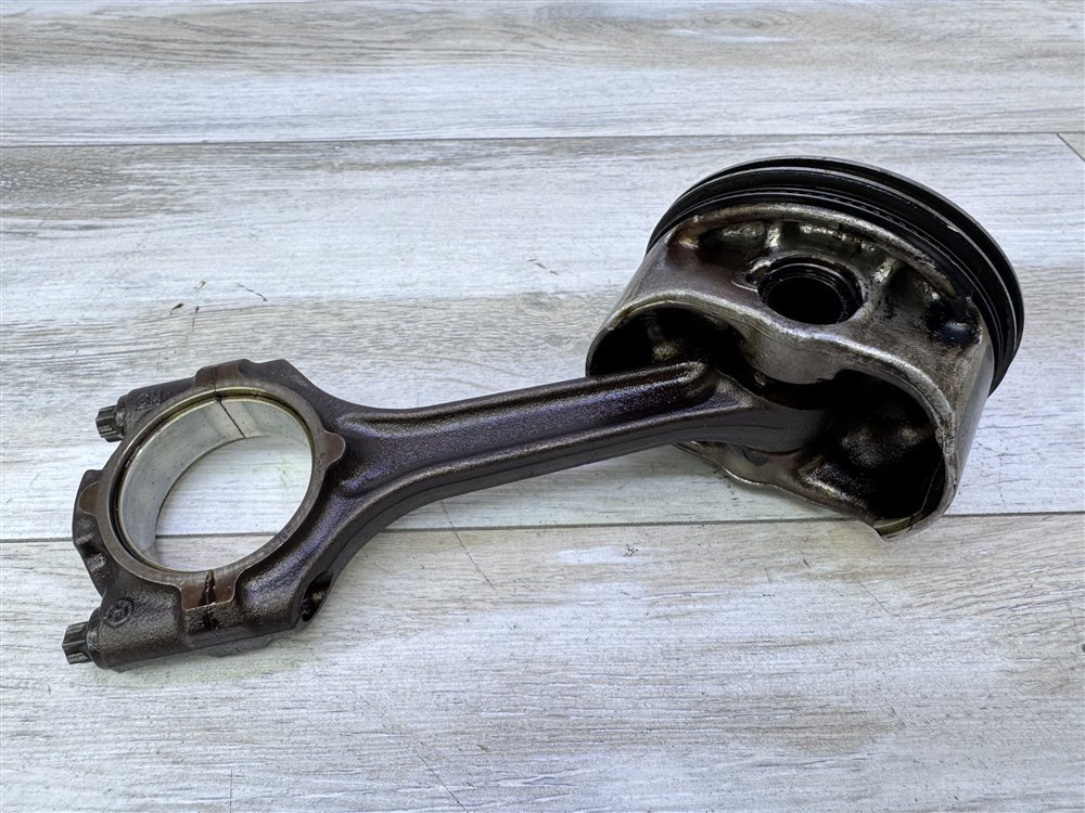 Поршень двигателя, 1500 рублей, Севастополь