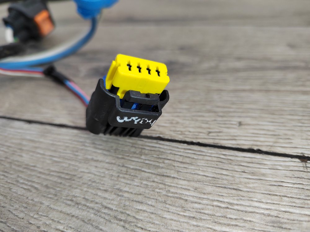 Фишка реле вентилятора охлаждения, 2000 рублей, Москва