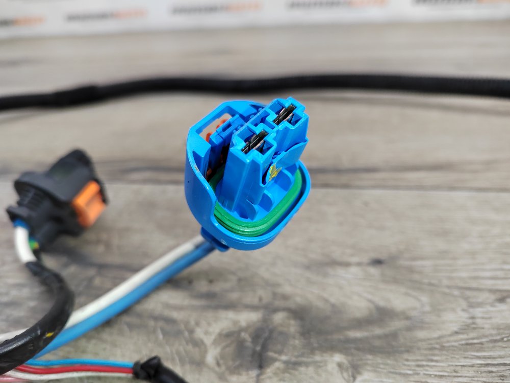 Фишка реле вентилятора охлаждения, 2000 рублей, Москва