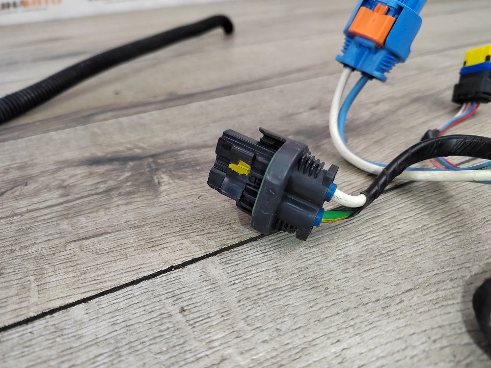 Фишка реле вентилятора охлаждения, 2000 рублей, Москва