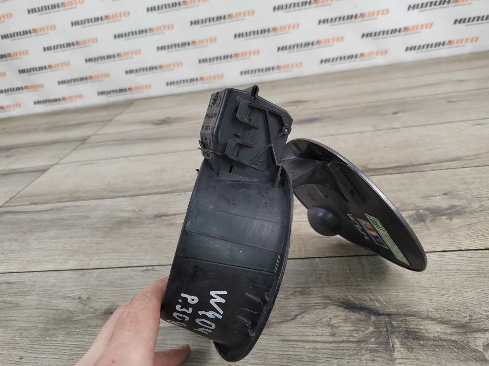 Лючок топливного бака, 500 рублей, Москва