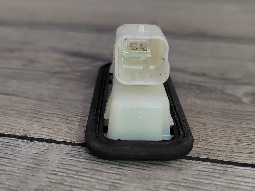 Кнопка открывания багажника, 900 рублей, Москва