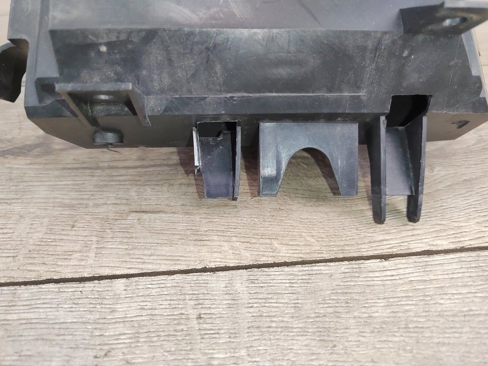 Корпус блока предохранителей, 2500 рублей, Москва