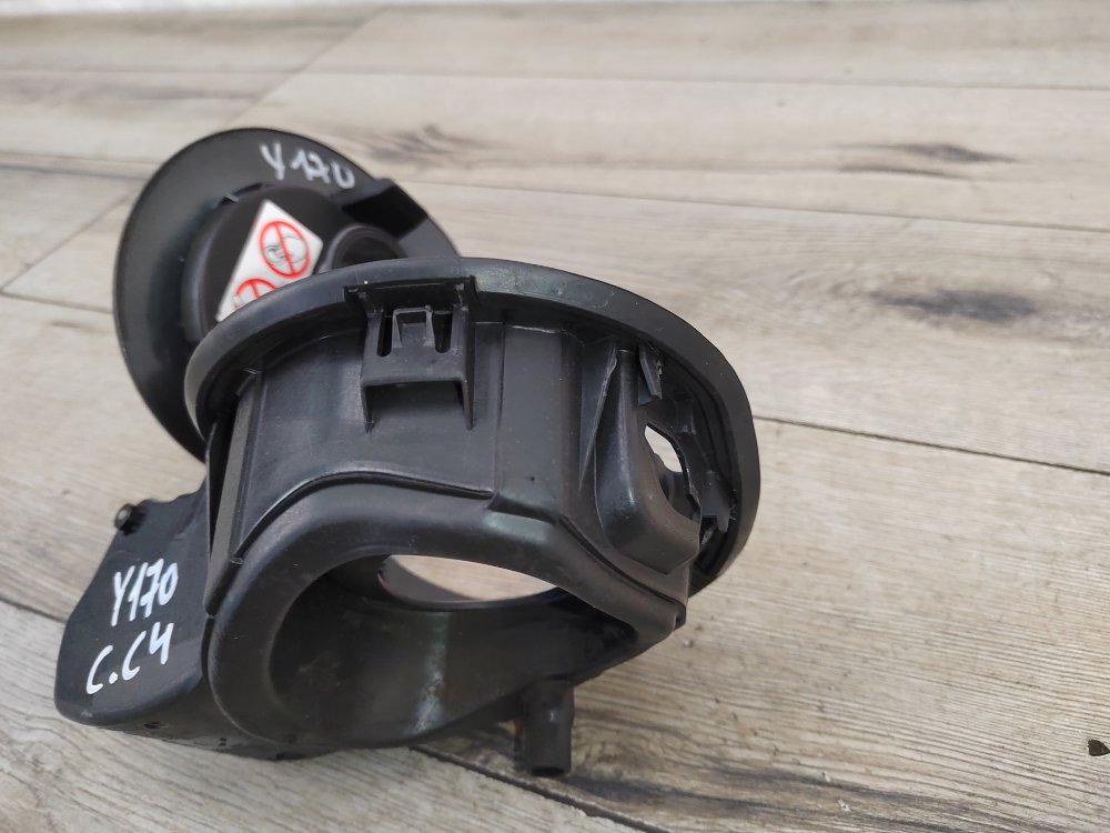 Лючок топливного бака, 500 рублей, Москва