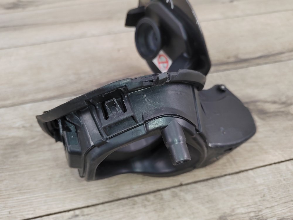 Лючок топливного бака, 500 рублей, Москва