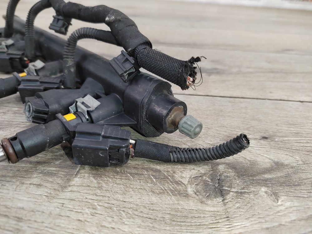 Рампа топливная, 2000 рублей, Москва