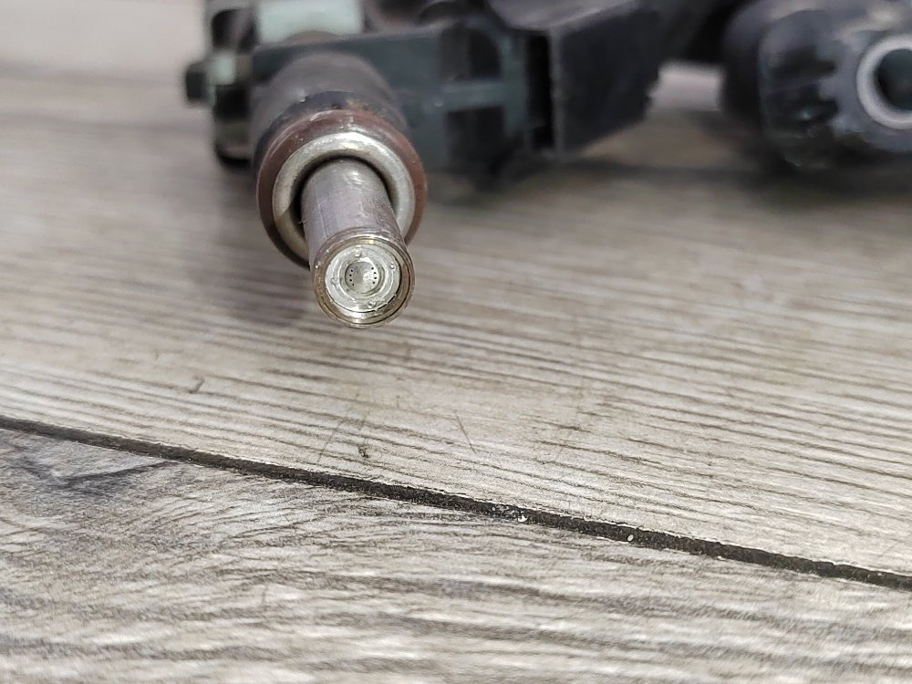 Рампа топливная, 2000 рублей, Москва