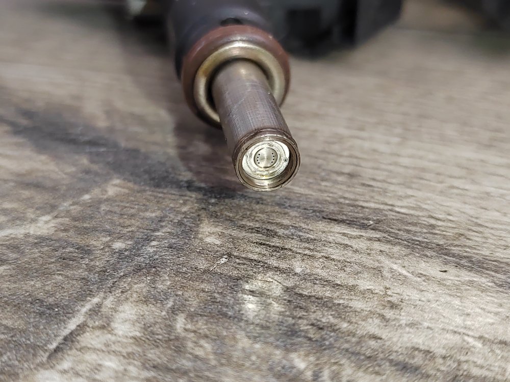 Рампа топливная, 2000 рублей, Москва