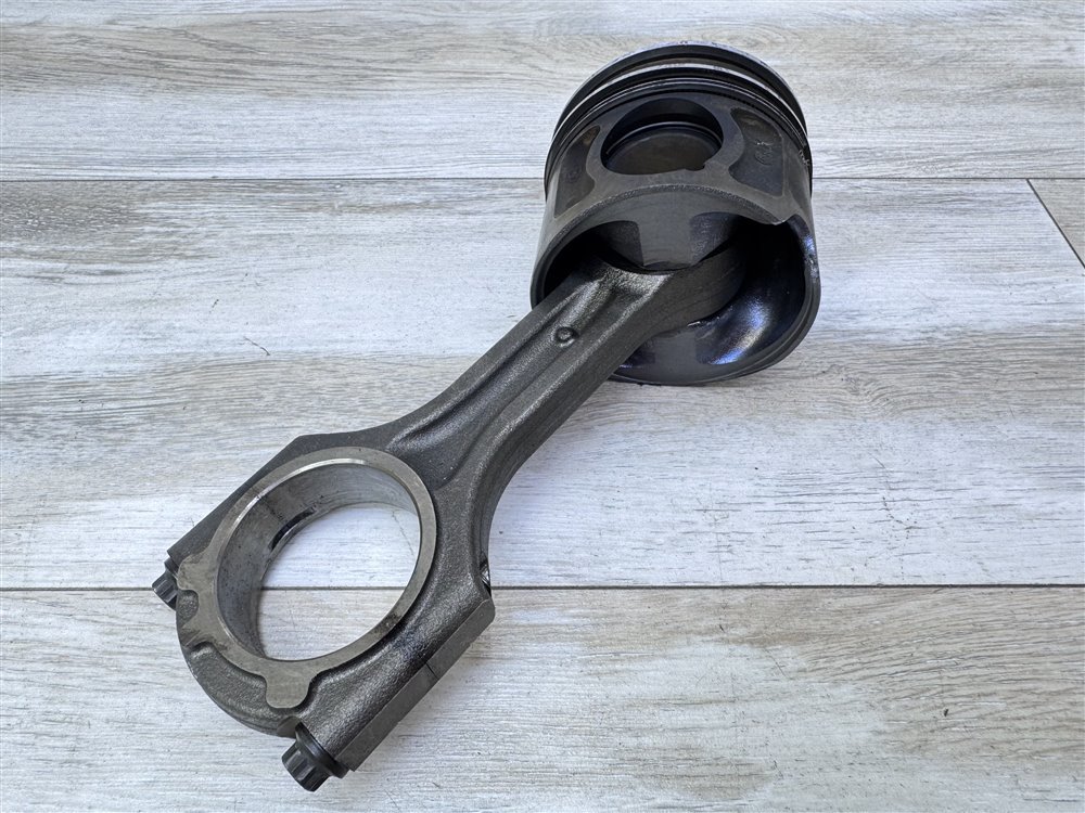 Поршень двигателя, 2500 рублей, Севастополь