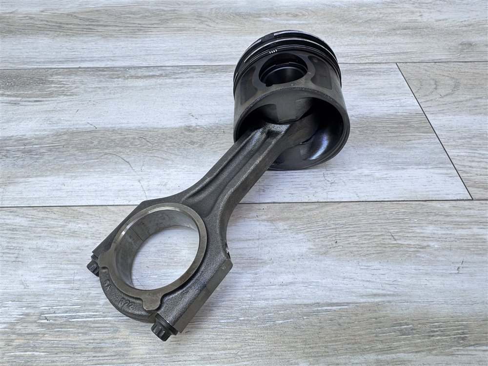 Поршень двигателя, 2500 рублей, Севастополь