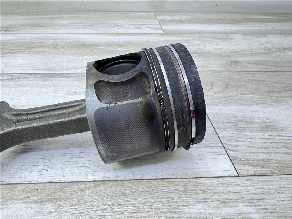 Поршень двигателя, 2500 рублей, Севастополь