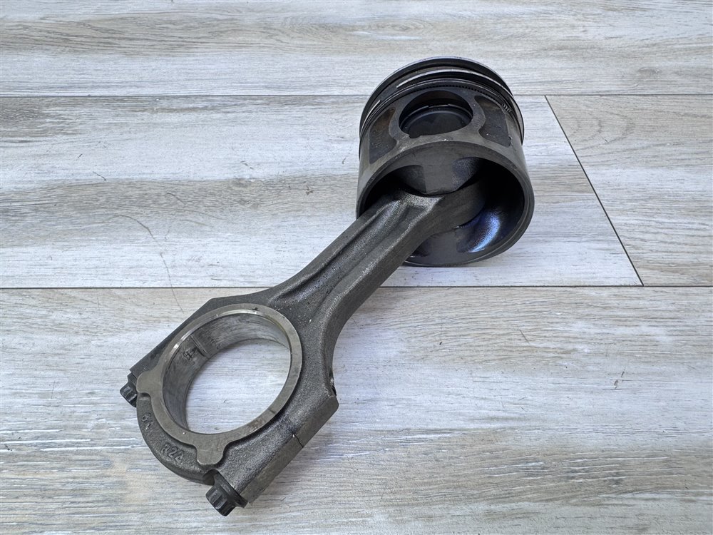 Поршень двигателя, 2500 рублей, Севастополь