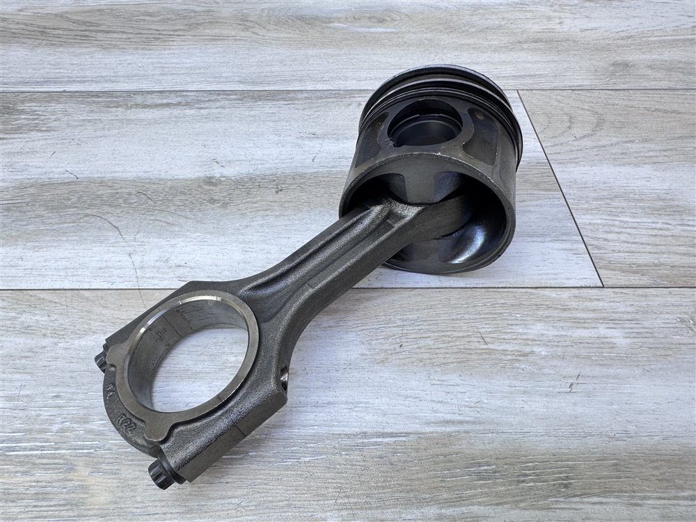 Поршень двигателя, 2500 рублей, Севастополь