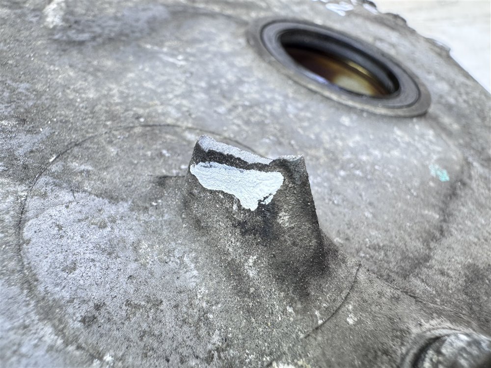 Лобовина двигателя, 1000 рублей, Севастополь