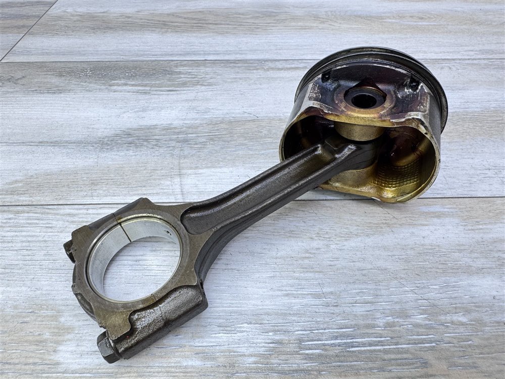 Поршень двигателя, 2000 рублей, Севастополь