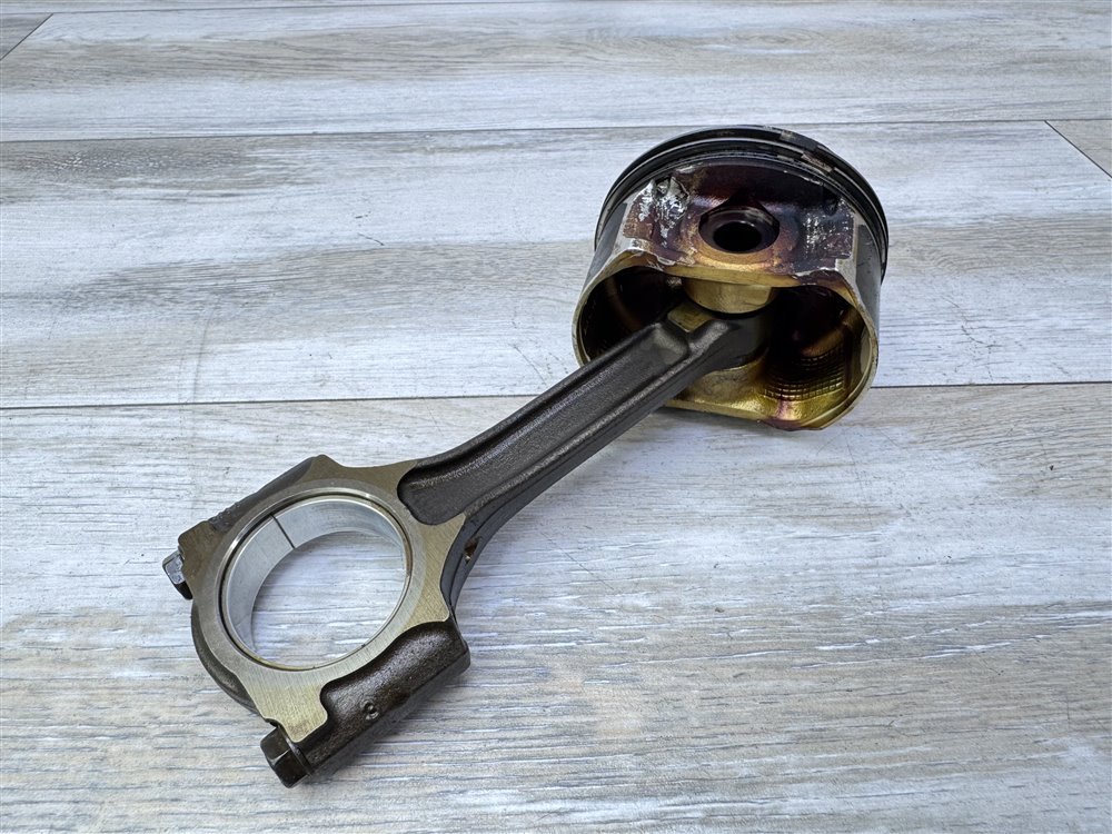 Поршень двигателя, 2000 рублей, Севастополь