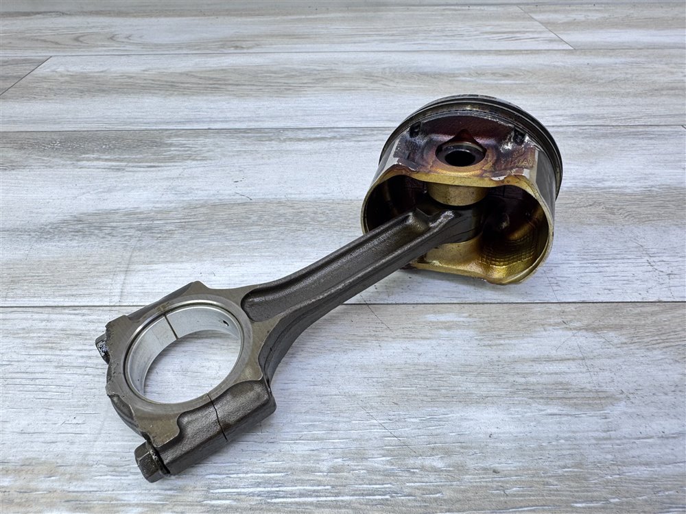 Поршень двигателя, 2000 рублей, Севастополь