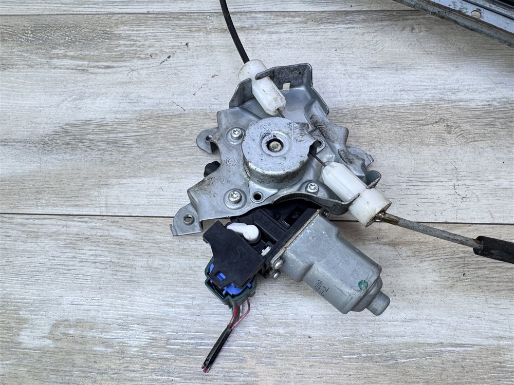 Стеклоподъемник, 1500 рублей, Севастополь