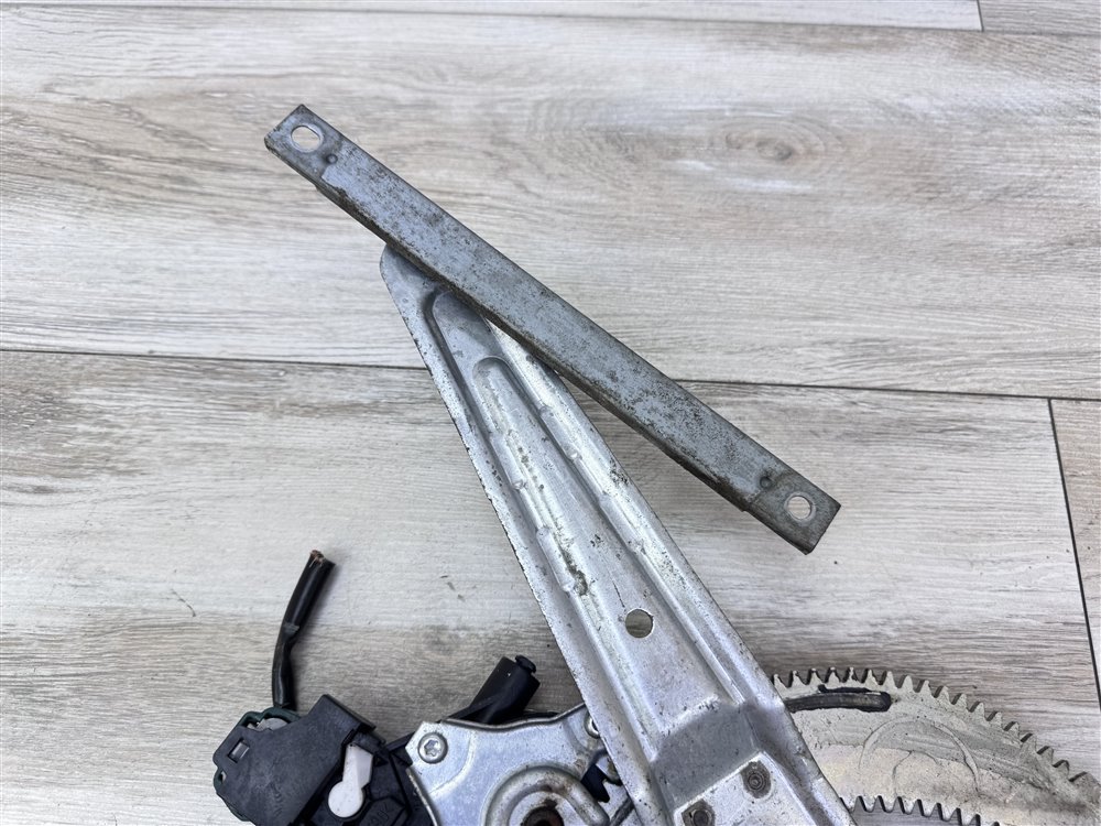 Стеклоподъемник, 1000 рублей, Севастополь