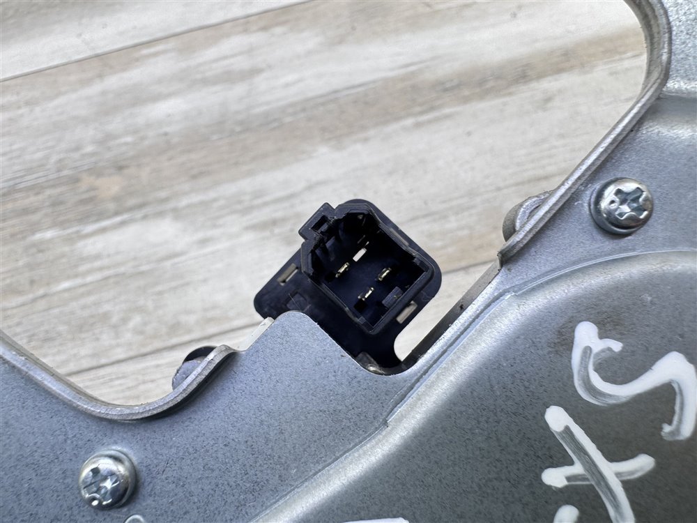 Моторчик стеклоочистителя, 1000 рублей, Севастополь