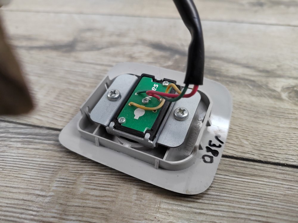 Кнопка управления шторой, 450 рублей, Москва