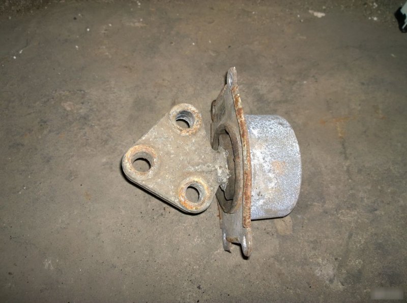 Подушка двигателя, 2070 рублей, Калининград