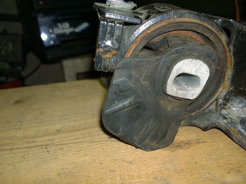 Подушка крепления КПП, 2370 рублей, Калининград