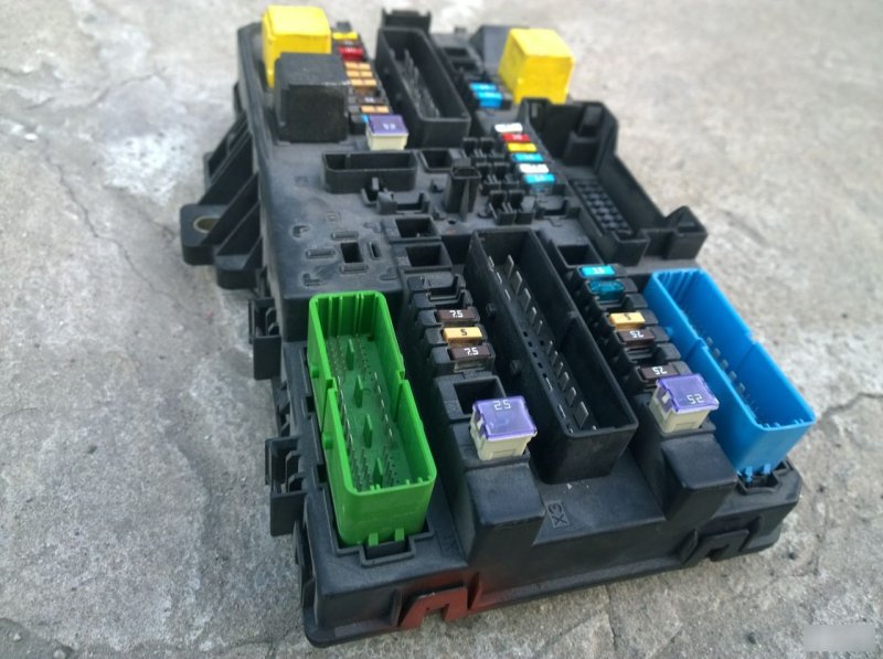 Блок предохранителей салонный, 1590 рублей, Калининград