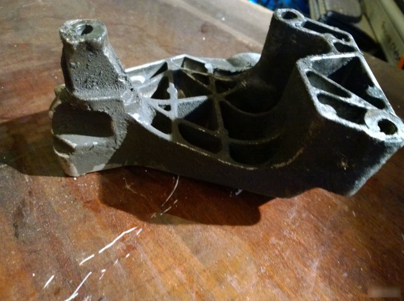 Опора двигателя, 2370 рублей, Калининград