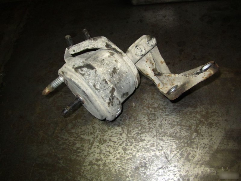 Подушка двигателя, 2370 рублей, Калининград