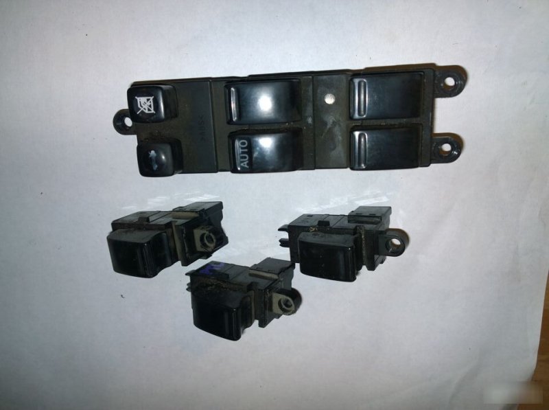 Кнопки стеклоподъемников, 570 рублей, Калининград