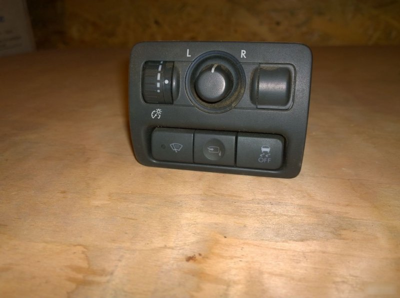 Кнопки корректор фар и складывания зеркал, 2070 рублей, Калининград