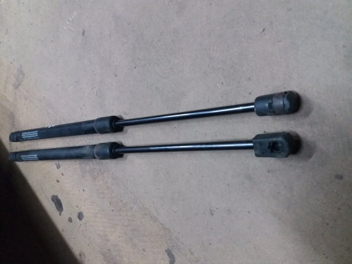 Амортизатор багажника, 2740 рублей, Калининград