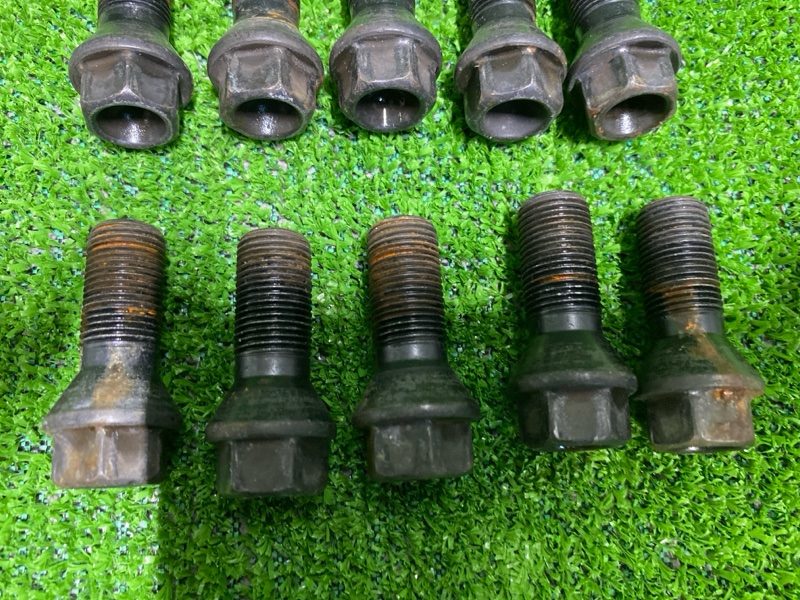 Болт колесный, 2000 рублей, Фроловское