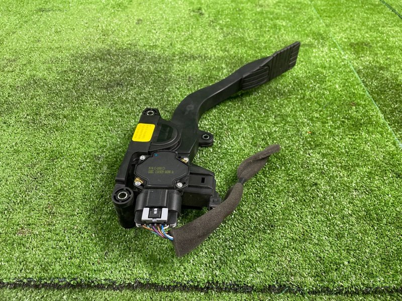 Педаль газа, 2000 рублей, Фроловское