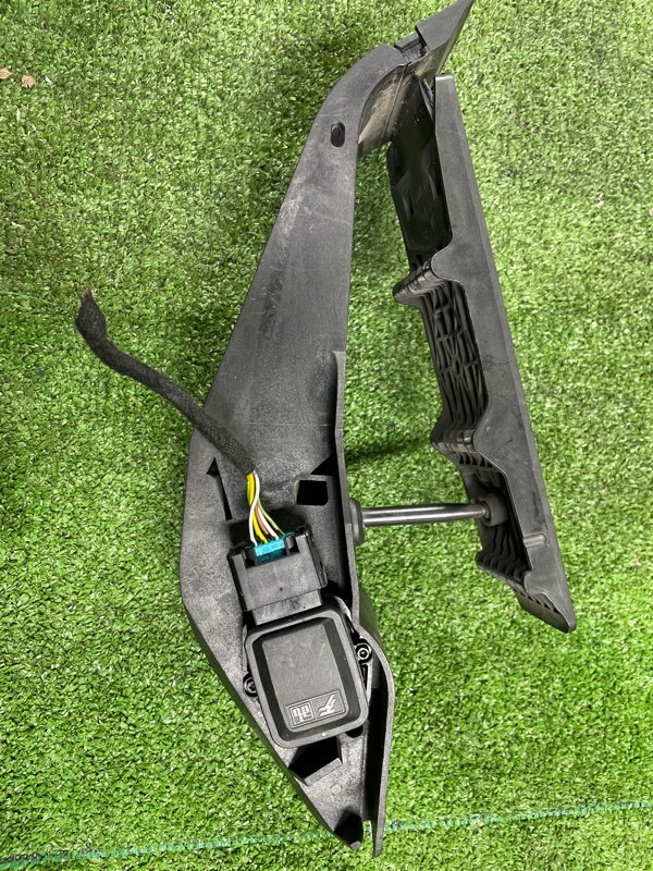 Педаль газа, 2000 рублей, Фроловское