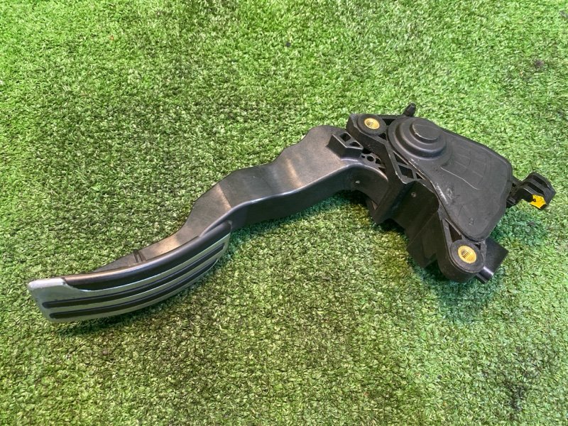 Педаль газа, 2000 рублей, Фроловское