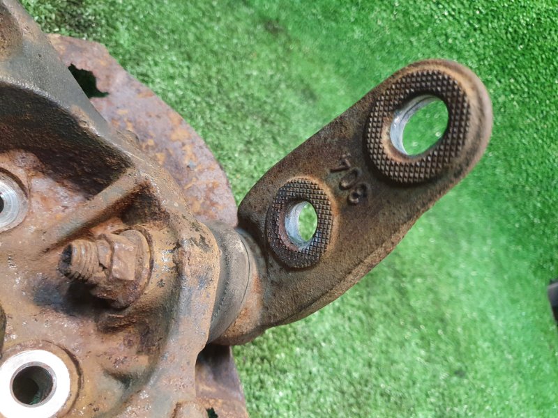 Кулак поворотный левый, 2000 рублей, Фроловское